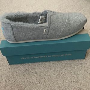 Brand new w tags Toms size 9